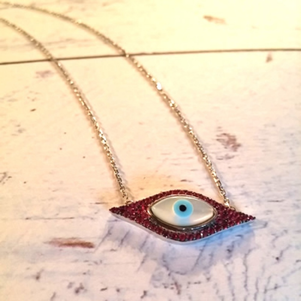 EYE PENDANT CHARMING NECKLACE